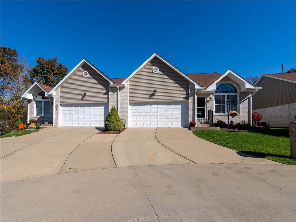 608 Crestview Ln — photo 1