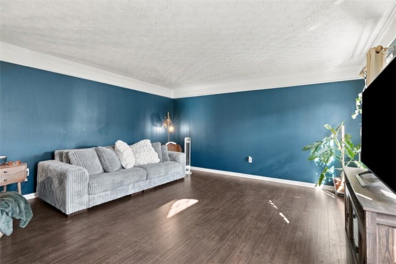 8001 Maureen Dr — photo 4