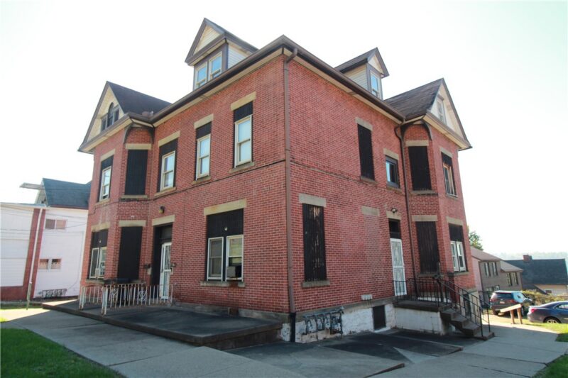2504 S Braddock Ave — photo 2