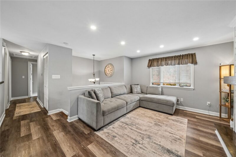 171 Mary Ellen — photo 2