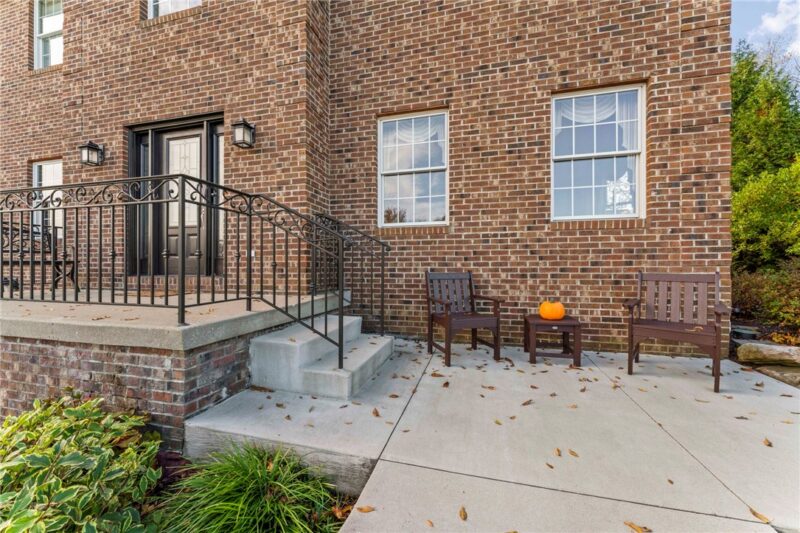 136 Lake Colony Drive — photo 2
