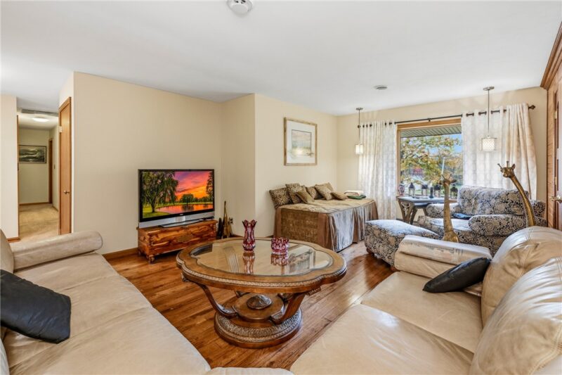 3439 Ivanhoe Rd — photo 6
