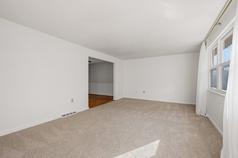 8649 Breezewood DRIVE — photo 4