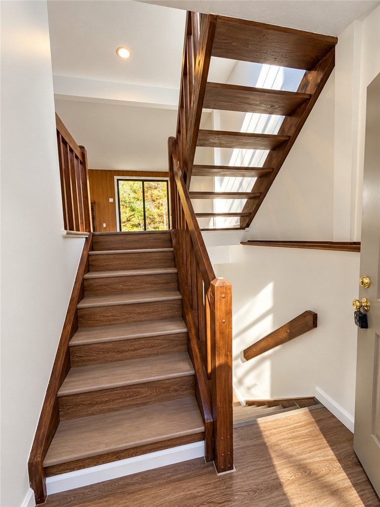 124 Old English Rd — photo 2