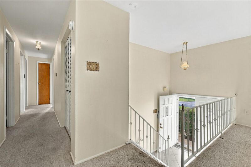 1267 OLD MEADOW ROAD — photo 3