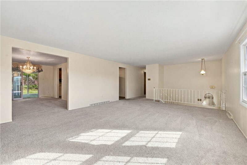 1267 OLD MEADOW ROAD — photo 7
