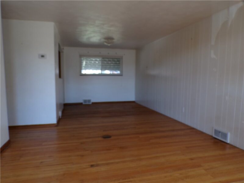 125 Thorncrest 27 — photo 2