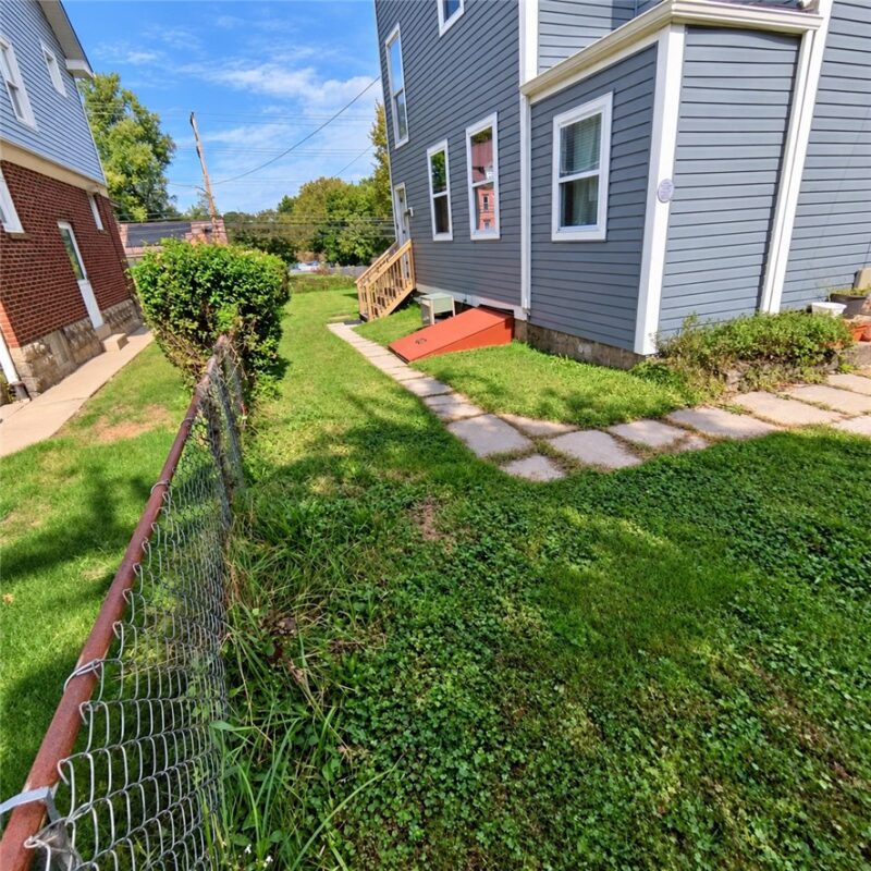 219 W Steuben St — photo 4