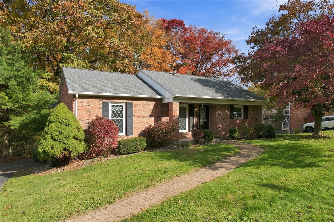 111 Braethorn Dr — photo 1
