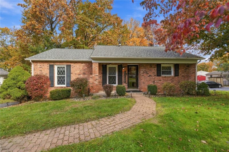 111 Braethorn Dr — photo 2