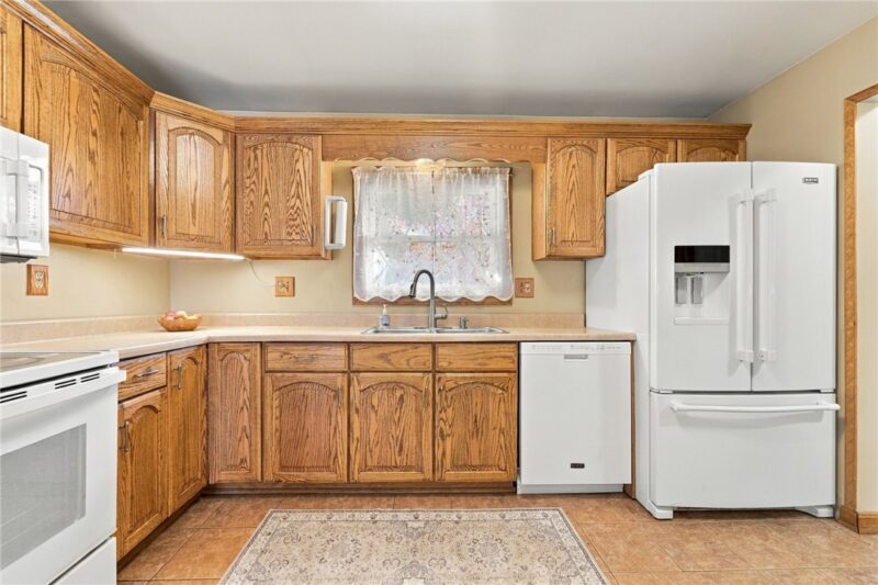 111 Braethorn Dr — photo 5