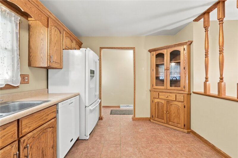 111 Braethorn Dr — photo 8
