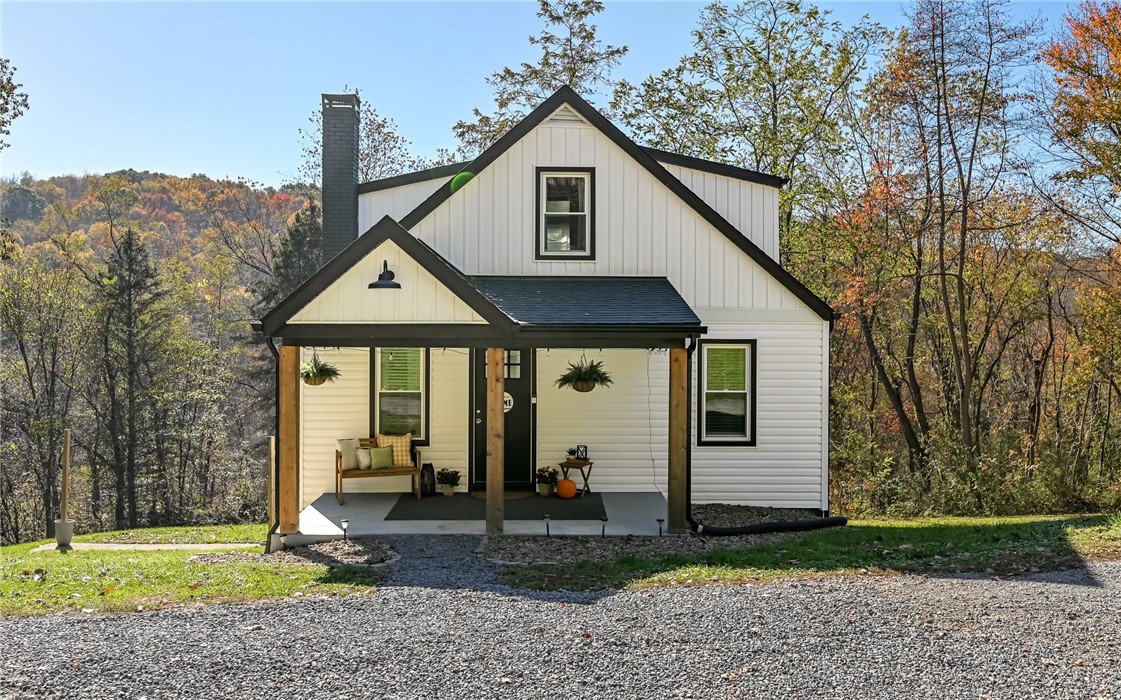 135 Grandview Rd — photo 1