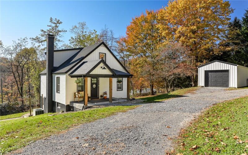 135 Grandview Rd — photo 2
