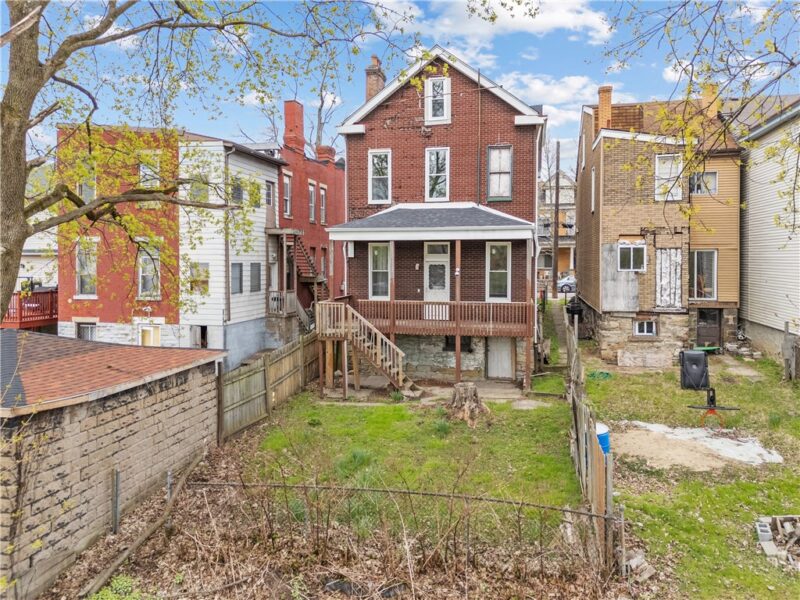 527 McClintock Ave — photo 3