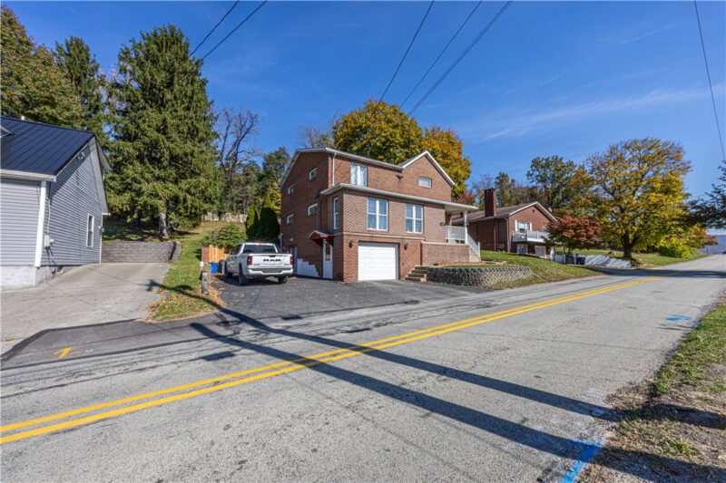 388 Derrick Ave — photo 2
