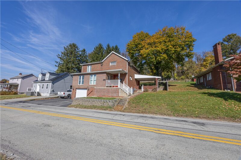 388 Derrick Ave — photo 3