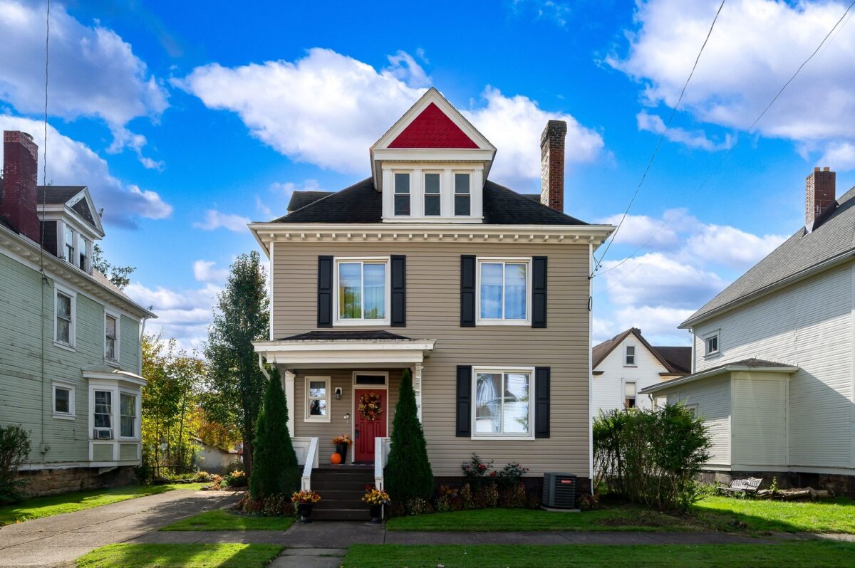 405 Eau Claire STREET — photo 1