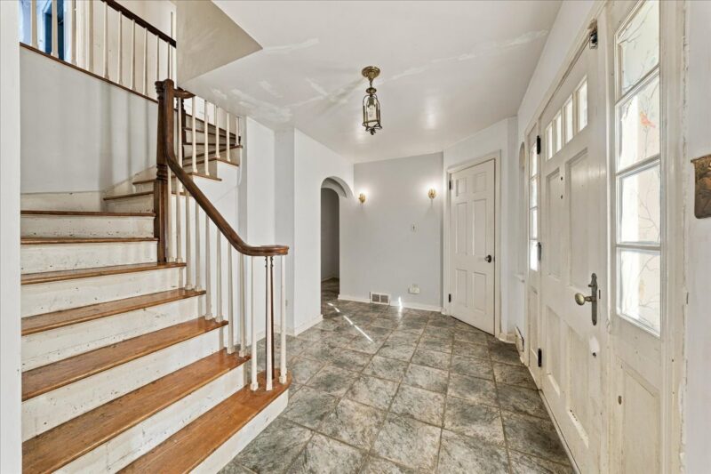 160 Highland Road — photo 2