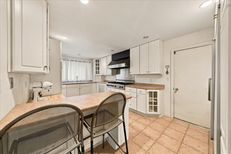 160 Highland Road — photo 3