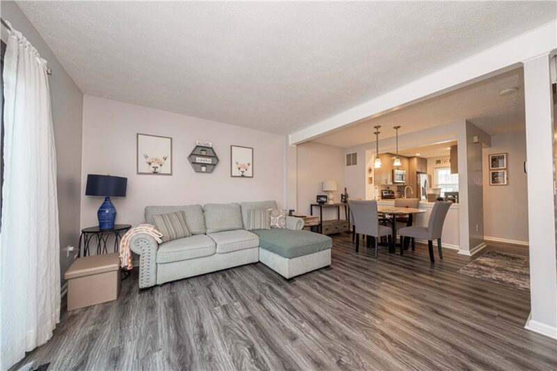2573 Hawthorne Dr — photo 4