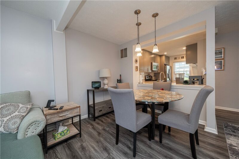 2573 Hawthorne Dr — photo 6