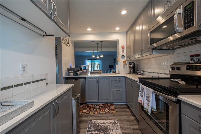 2573 Hawthorne Dr — photo 7