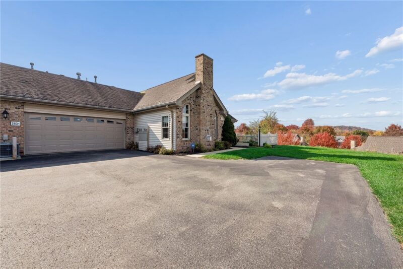 2531 Red Oak Court — photo 3