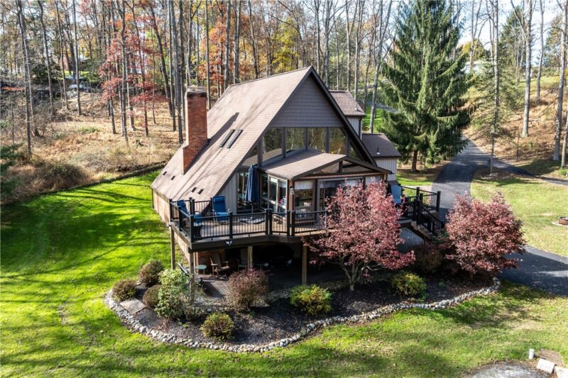 564 Taylor Dr. — photo 2
