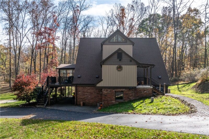 564 Taylor Dr. — photo 3