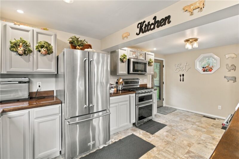 564 Taylor Dr. — photo 6