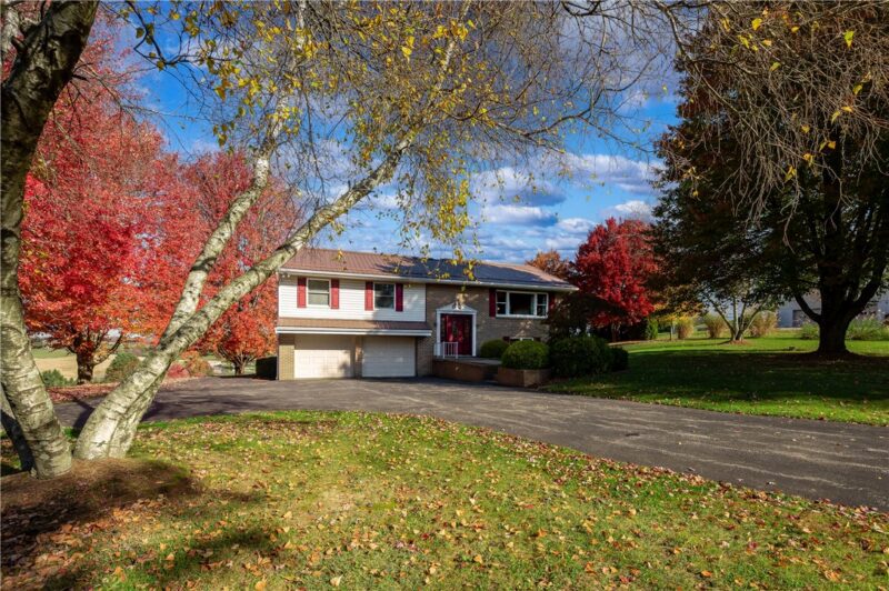 133 Hannahstown Rd — photo 3
