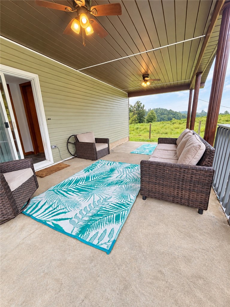 189 Lake Lynn Rd — photo 8