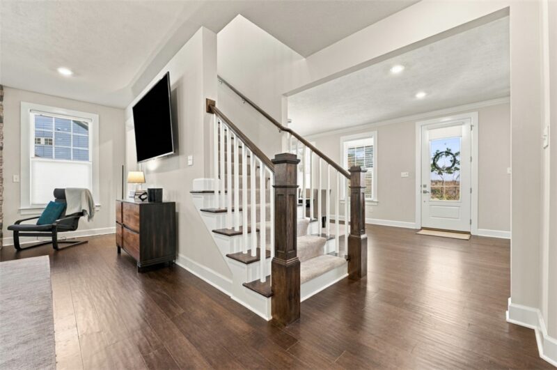 523 Cambridge Court — photo 3