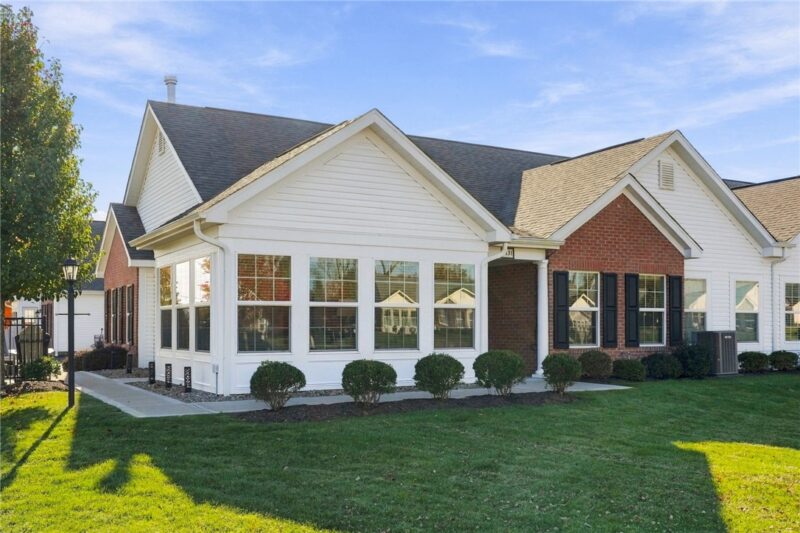 6131 Heatherfield Court — photo 2