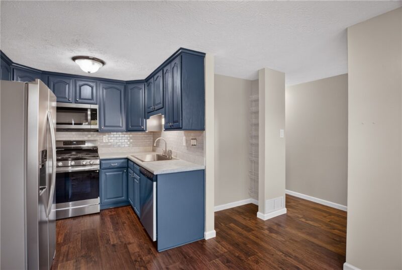 109 Old Meadow Rd — photo 7