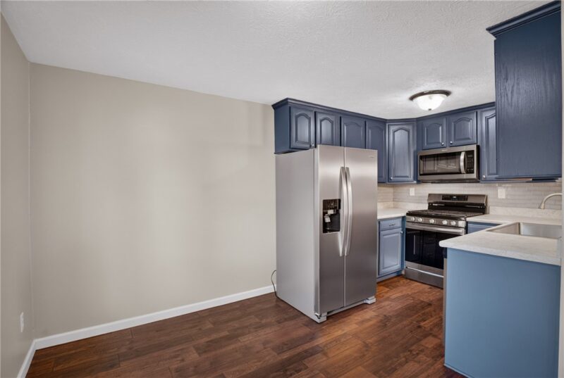 109 Old Meadow Rd — photo 8