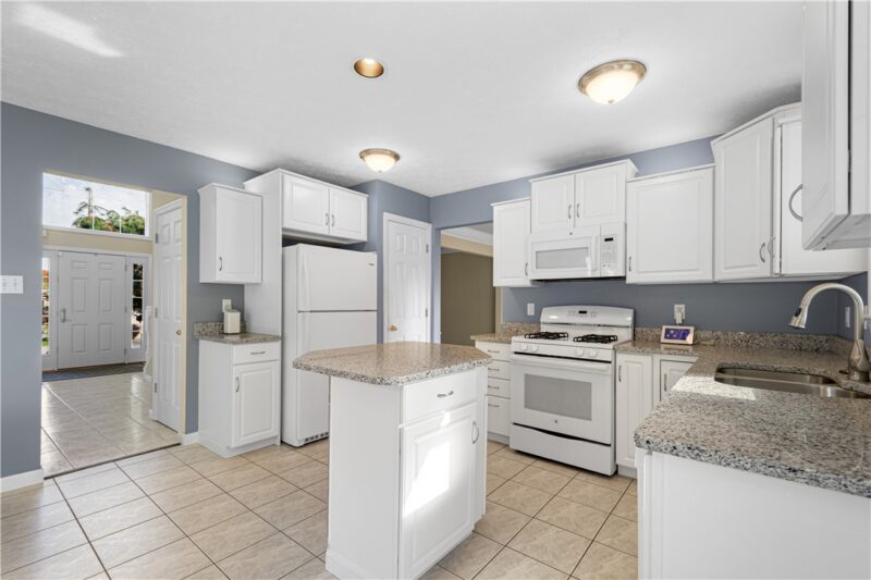 309 Martha Dr — photo 8
