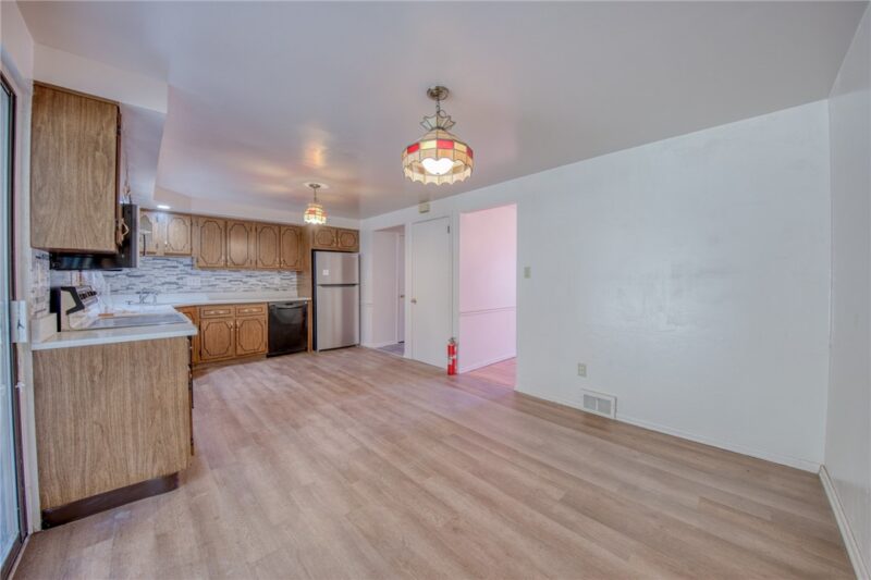 452 Grace St — photo 3