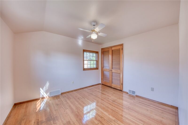 452 Grace St — photo 7