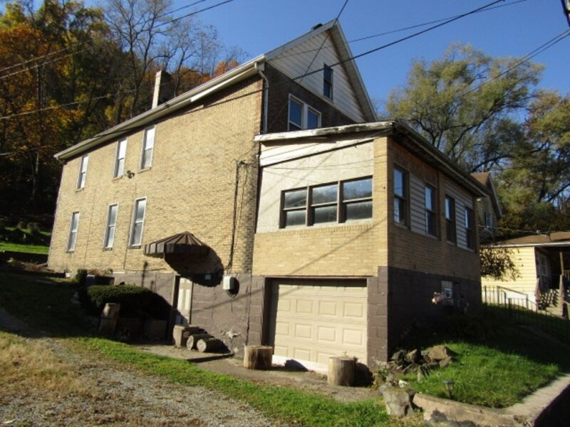 192 Wall Ave — photo 2