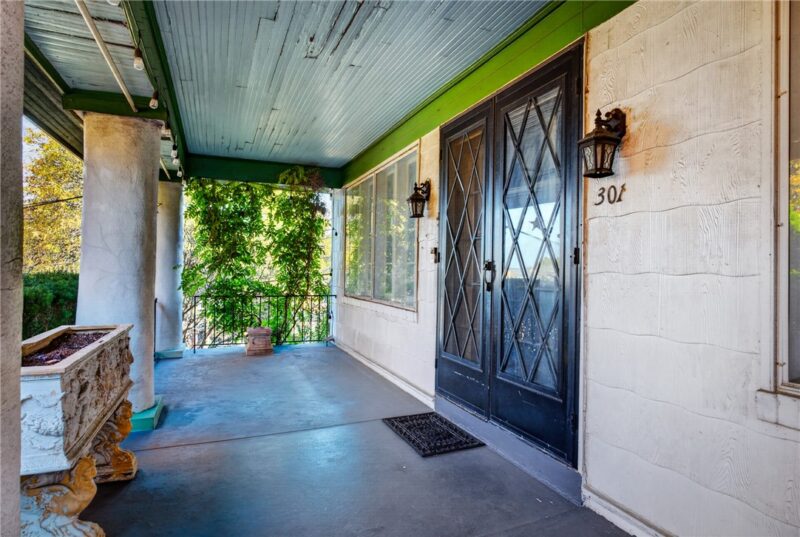 301 Lavina Ave — photo 3