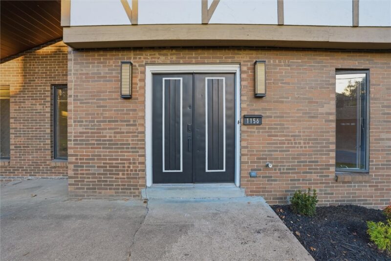 1156 Greenridge Ln — photo 3