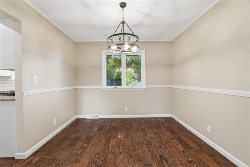 1156 Greenridge Ln — photo 7