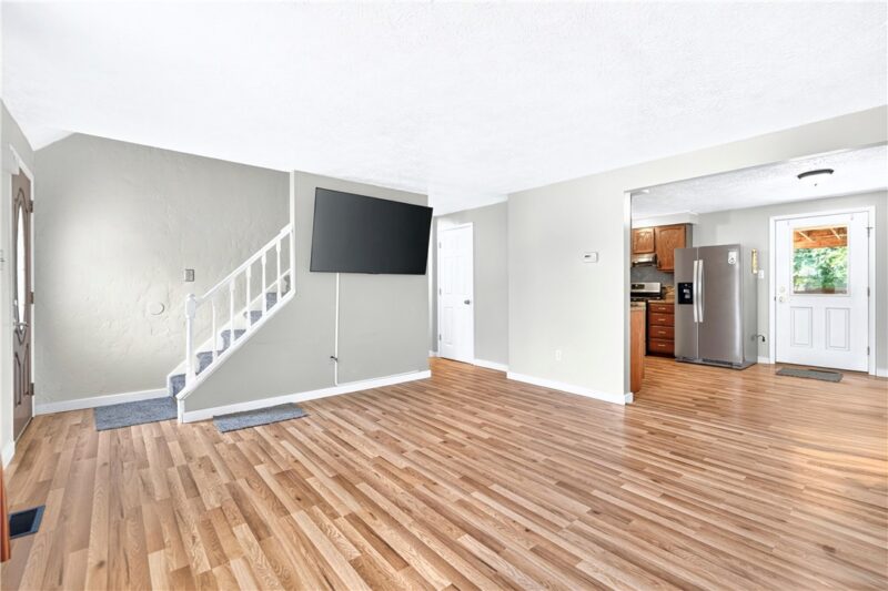 2645 Keats Drive — photo 4