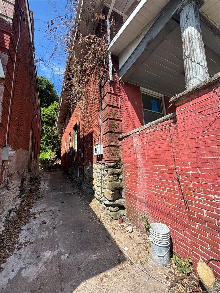 1367 Paulson Ave — photo 3