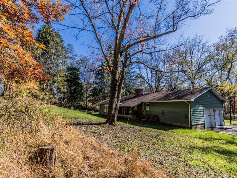 308 Wallace Lane — photo 2
