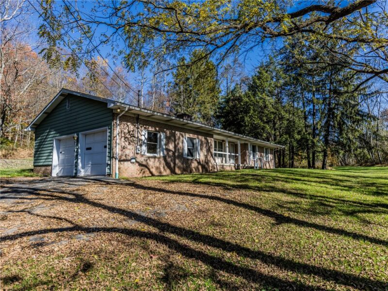 308 Wallace Lane — photo 3
