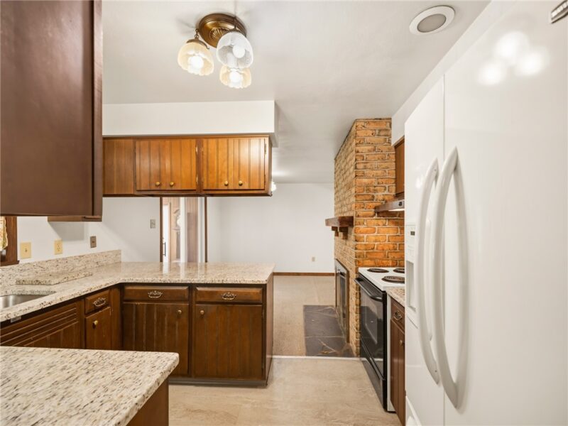 308 Wallace Lane — photo 4