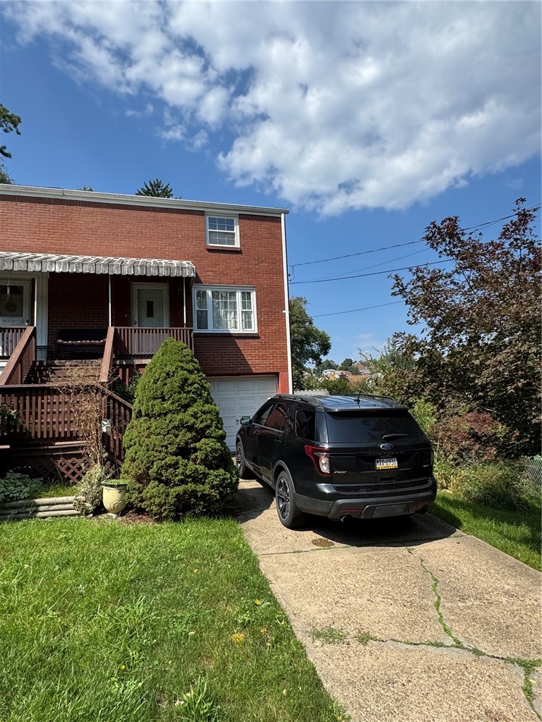 410 Jacobson Dr — photo 2